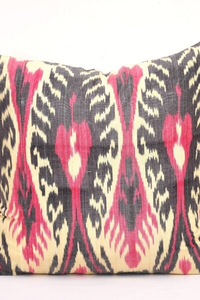 Adras Ikat Pillow Black Pink