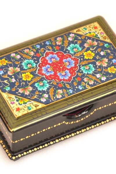 Lacquer box craftsmanship